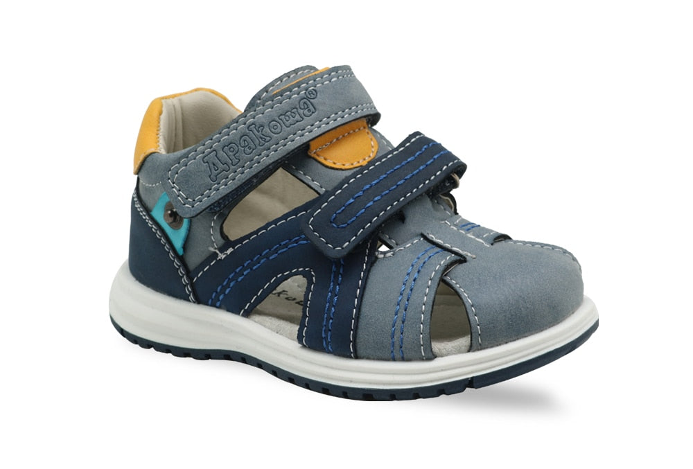 Apakowa Unisex Baby Boys Closed Toe Sandals Kids Soft Leather Walking Sandal Adjustable Shoes for Beach Travel Sports Activities