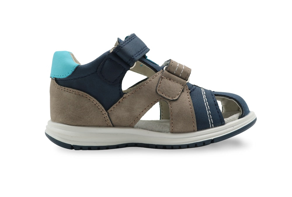 Apakowa Unisex Baby Boys Closed Toe Sandals Kids Soft Leather Walking Sandal Adjustable Shoes for Beach Travel Sports Activities