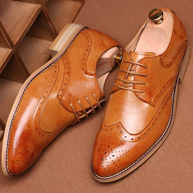 Brand Brogue Yellow Black Men Business Dress Shoes Pointed Toe Men's Wedding Shoes Genuine Leather Formal Shoes Man Casual Flats