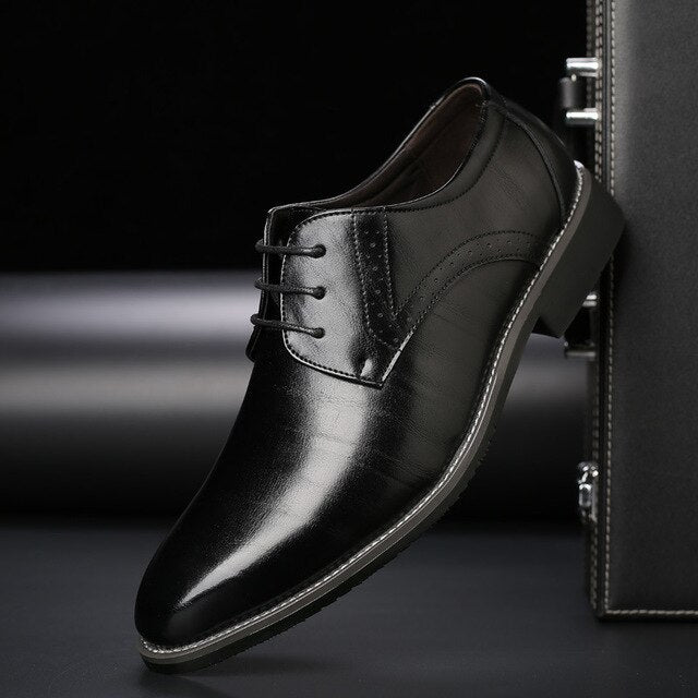 New High Quality Genuine Leather Men Brogues Shoes Lace-Up Bullock Business Dress Men Oxfords Shoes Male Formal Shoes698