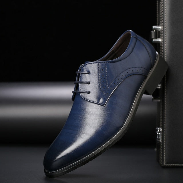 New High Quality Genuine Leather Men Brogues Shoes Lace-Up Bullock Business Dress Men Oxfords Shoes Male Formal Shoes698