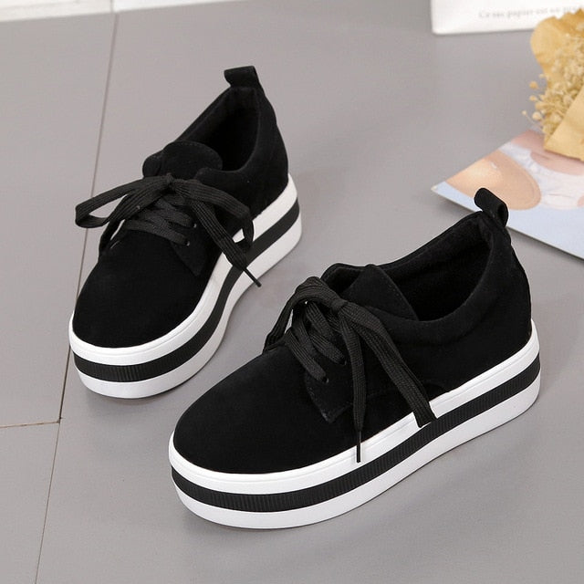 Women Oxfords Cut-Outs Lace Up Brogue Shoes Flat Platform England Ladies Non-slip Shoes Breathable Casual Female Low Footwear