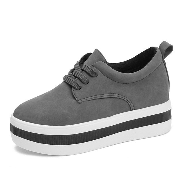 Women Oxfords Cut-Outs Lace Up Brogue Shoes Flat Platform England Ladies Non-slip Shoes Breathable Casual Female Low Footwear