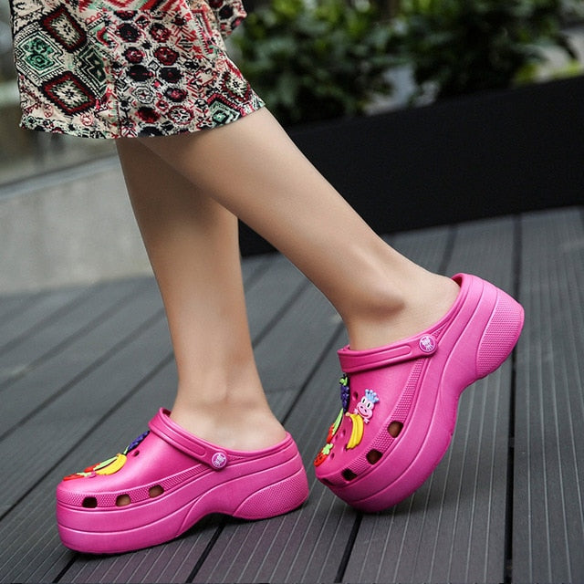 Summer Women Croc Clogs Platform Garden Sandals Cartoon Fruit Slippers Slip On For Girl Beach Shoes Fashion Slides Outdoor
