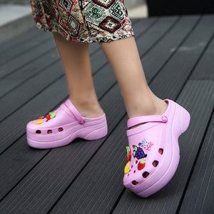Summer Women Croc Clogs Platform Garden Sandals Cartoon Fruit Slippers Slip On For Girl Beach Shoes Fashion Slides Outdoor