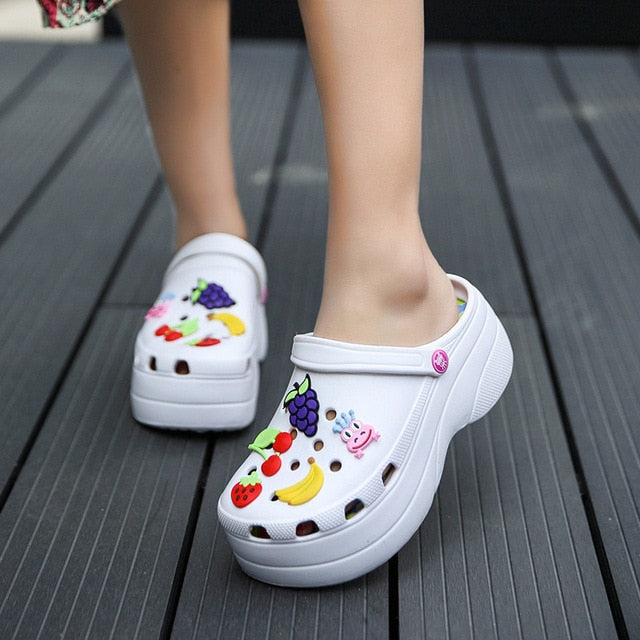 Summer Women Croc Clogs Platform Garden Sandals Cartoon Fruit Slippers Slip On For Girl Beach Shoes Fashion Slides Outdoor