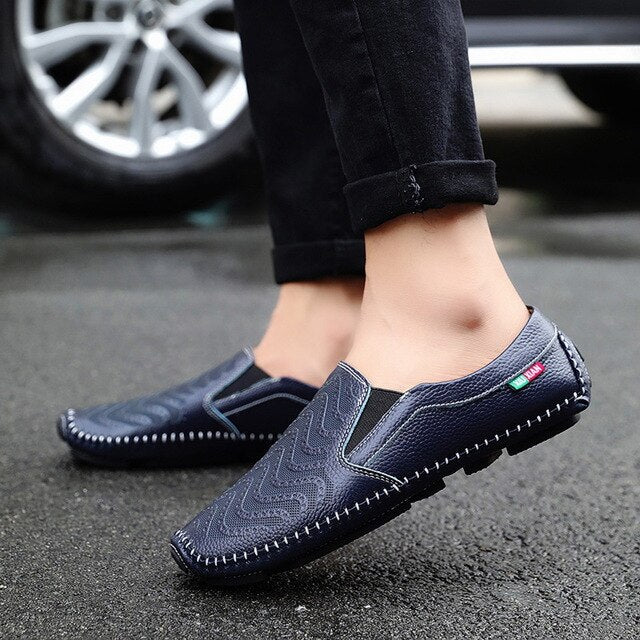 2020 Genuine Leather Shoes Men Loafers Slip-on Men Casual Shoes Flat Cow Leather Male Driving Footwear Black White KA2401