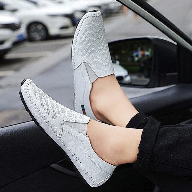 2020 Genuine Leather Shoes Men Loafers Slip-on Men Casual Shoes Flat Cow Leather Male Driving Footwear Black White KA2401